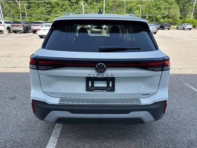 New 2026 Volkswagen Tiguan SE AWD/4WD image 6