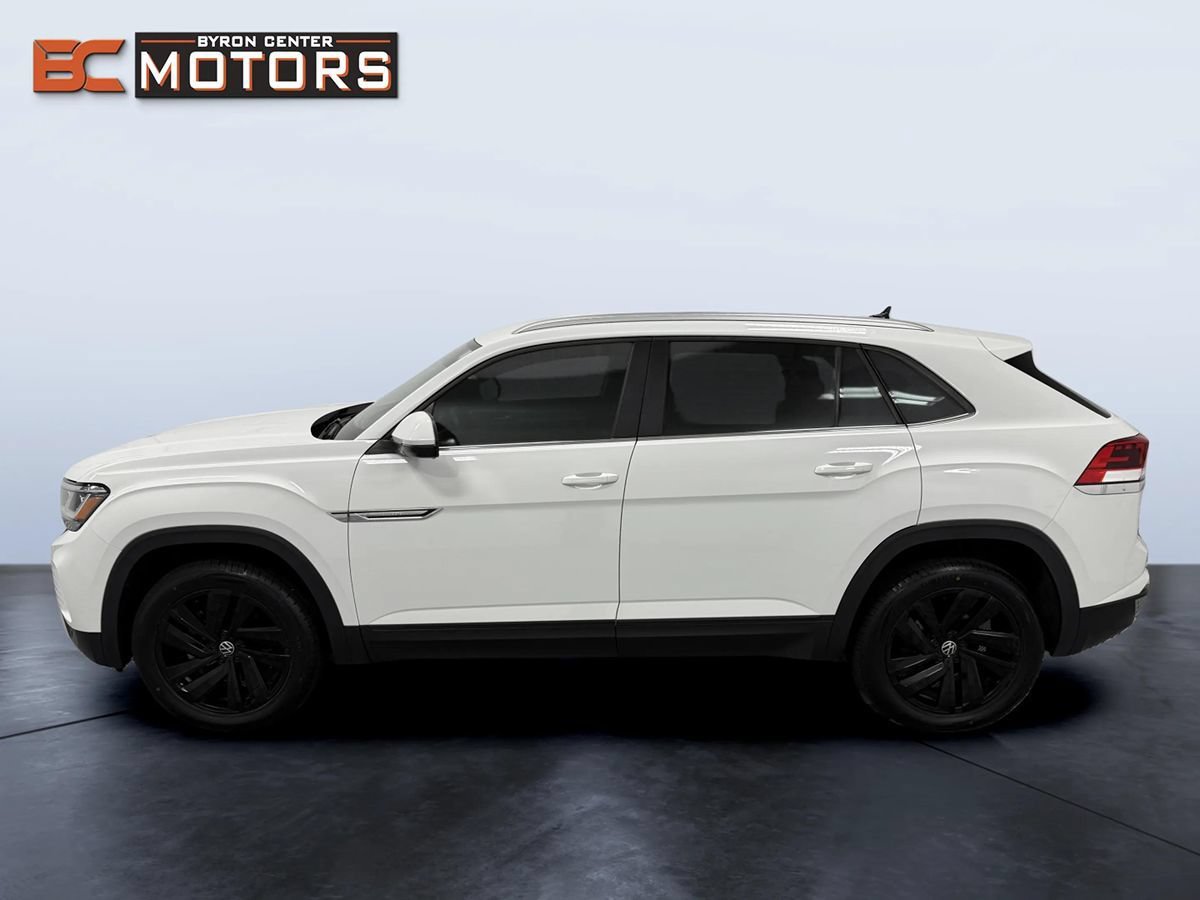 Used 2023 Volkswagen Atlas Cross Sport SE w/ Black Wheel Package AWD/4WD image 3