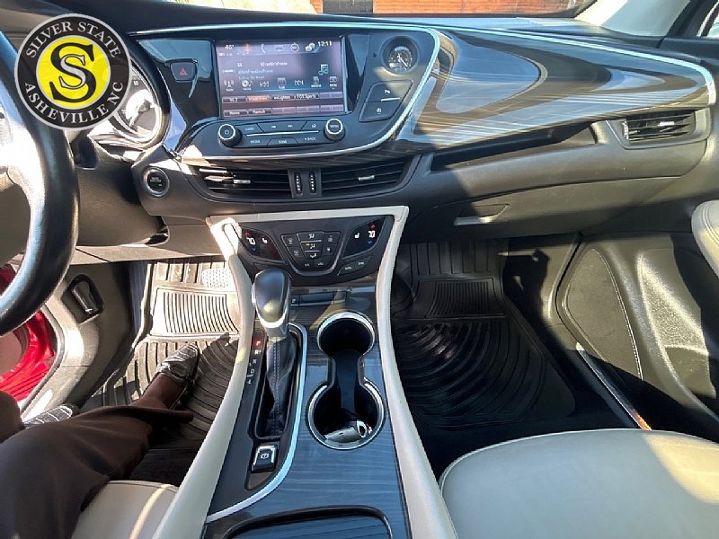 Used 2019 Buick Envision Essence FWD image 23
