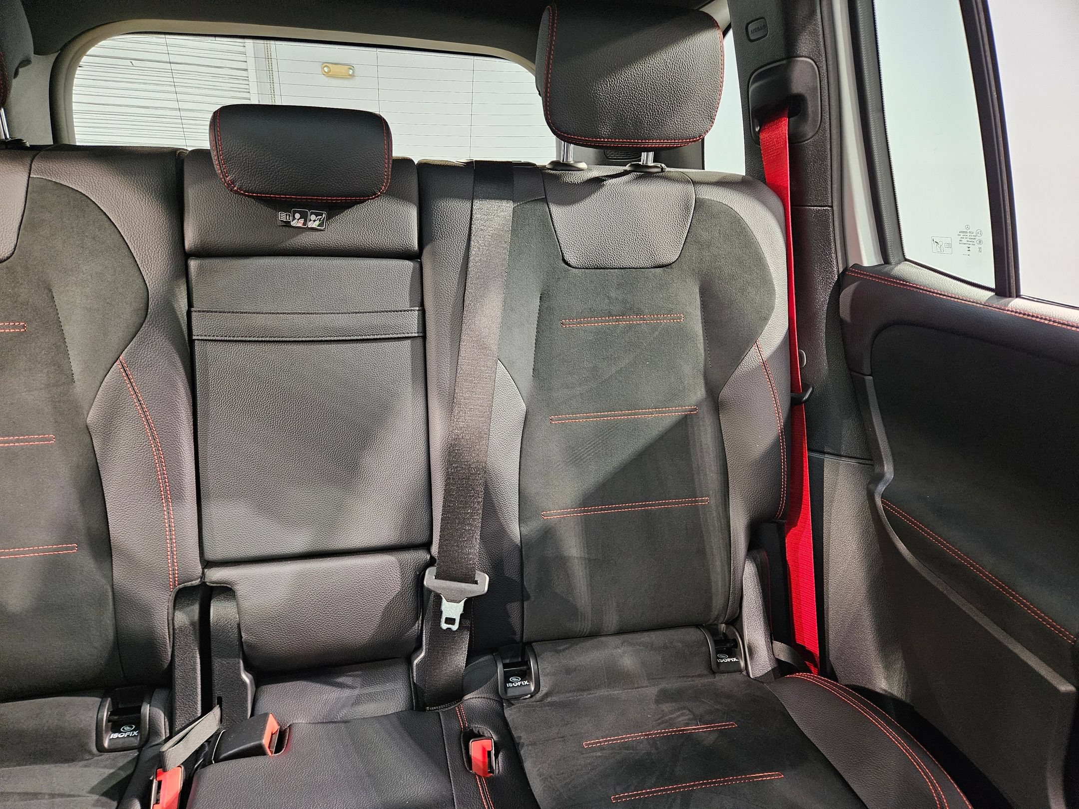Used 2025 Mercedes-Benz GLB 35 AMG 4MATIC image 14