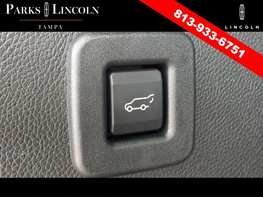 Used 2017 Ford Expedition Limited w/ Equipment Group 301A RWD image 9