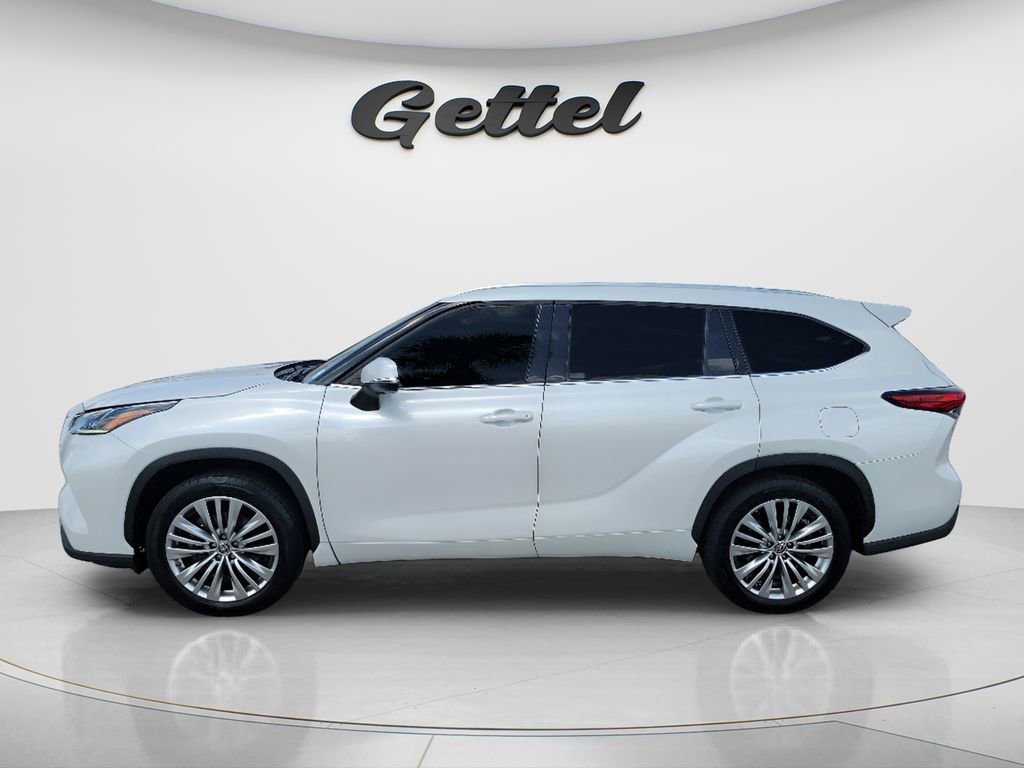 Used 2023 Toyota Highlander Platinum FWD image 8
