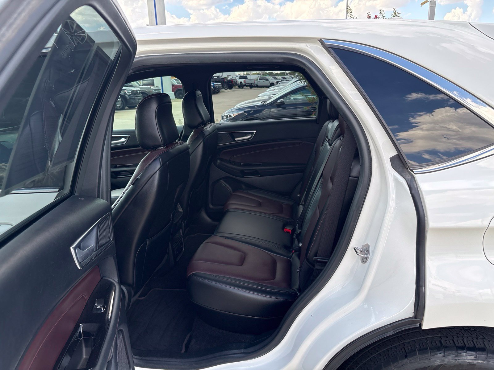 Used 2020 Ford Edge Titanium w/ Equipment Group 301A FWD image 12