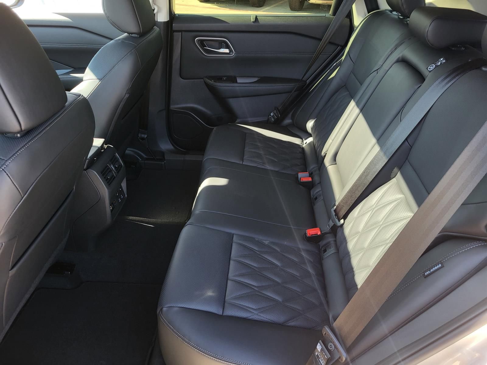 New 2026 Nissan Rogue Platinum image 18