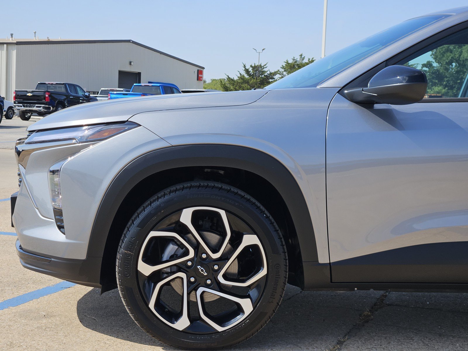 New 2026 Chevrolet Trax RS w/ Sunroof Package FWD image 6