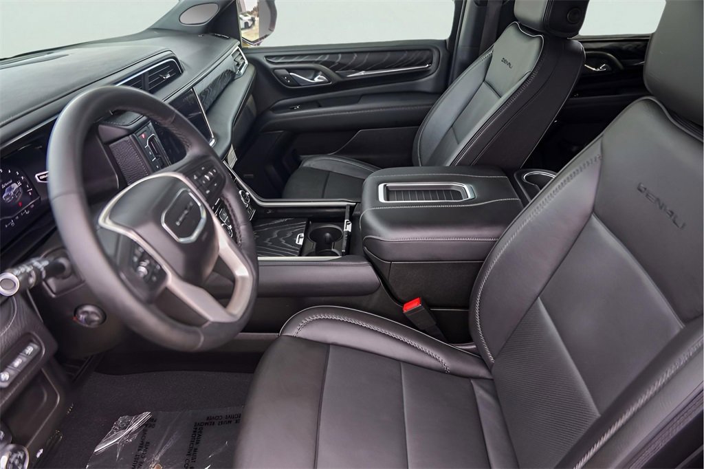 Used 2023 GMC Yukon Denali image 12