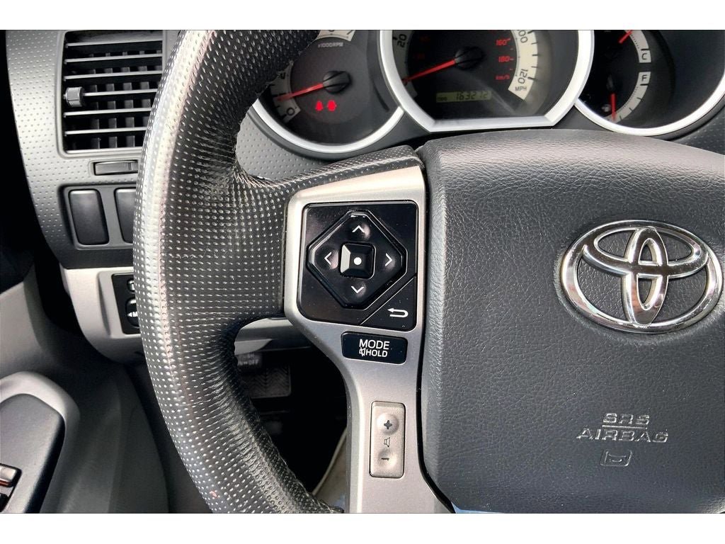 Used 2015 Toyota Tacoma 4x4 Access Cab V6 image 19