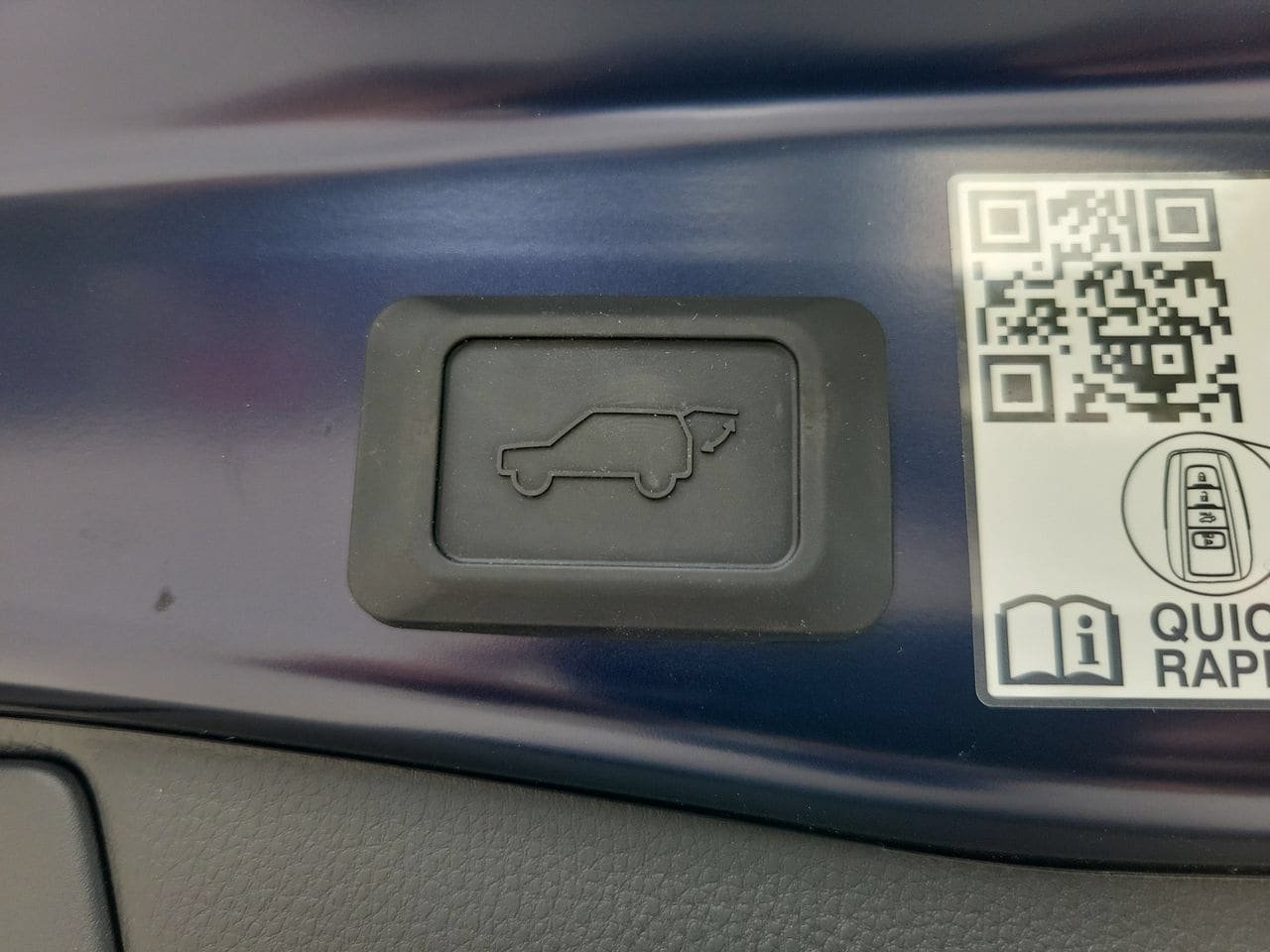 Used 2025 Toyota RAV4 Limited AWD/4WD image 9