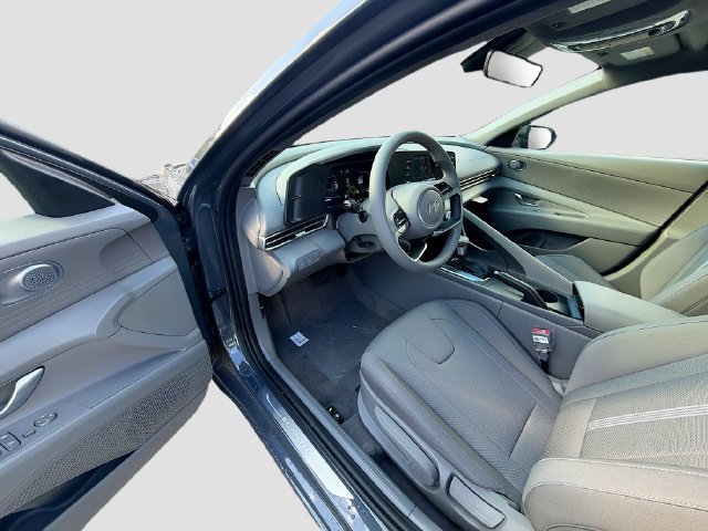 Certified 2026 Hyundai Elantra SE FWD image 22