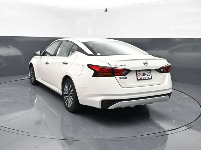 Used 2025 Nissan Altima 2.5 SV FWD image 6