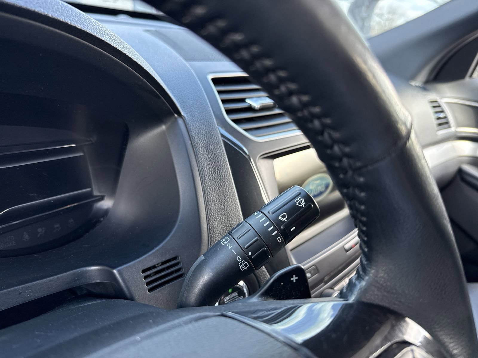 Used 2017 Ford Explorer XLT w/ Equipment Group 202A image 32