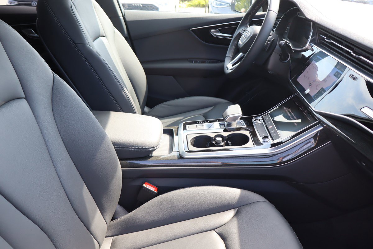 Used 2025 Audi Q7 2.0T Premium w/ Convenience Package image 13