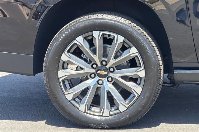 New 2026 Chevrolet Suburban High Country AWD/4WD image 36