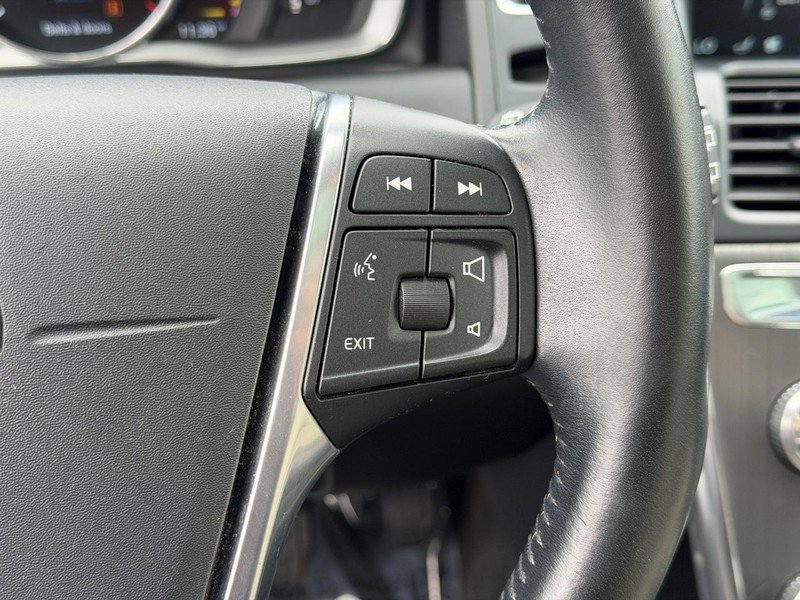 Used 2016 Volvo XC60 T5 Premier w/ Proximity Package image 19