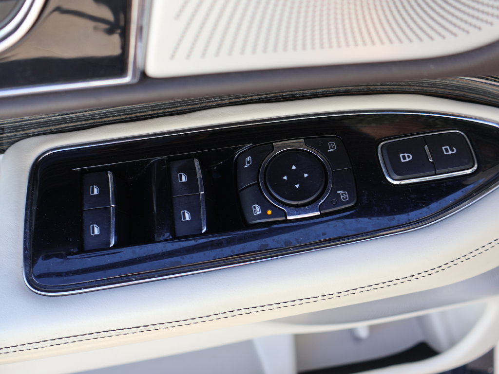 Used 2018 Lincoln Navigator Black Label w/ Cargo Package AWD/4WD image 40