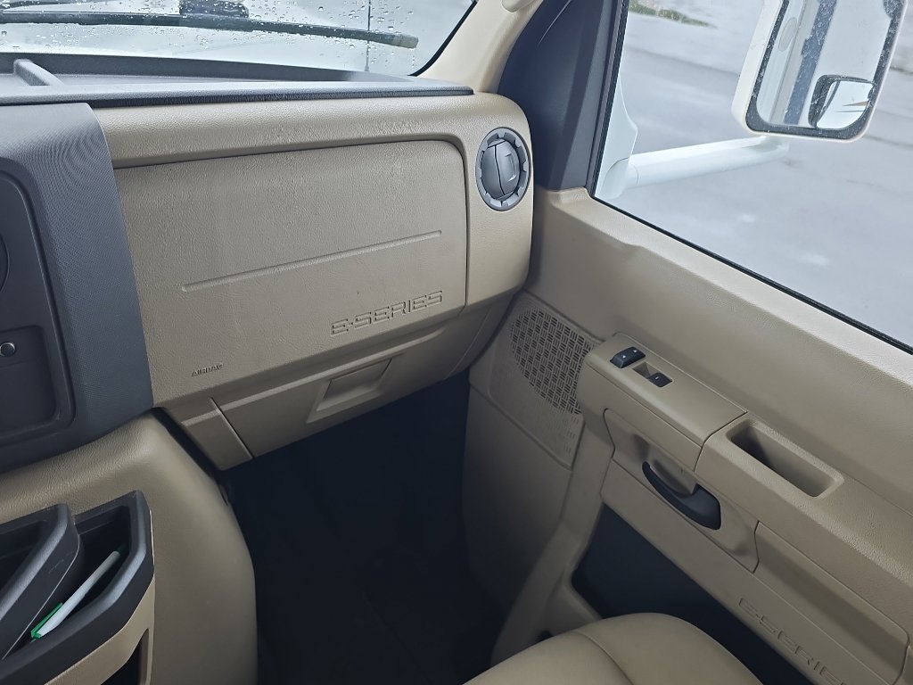 Used 2014 Ford E-350 and Econoline 350 Super Duty RWD image 21