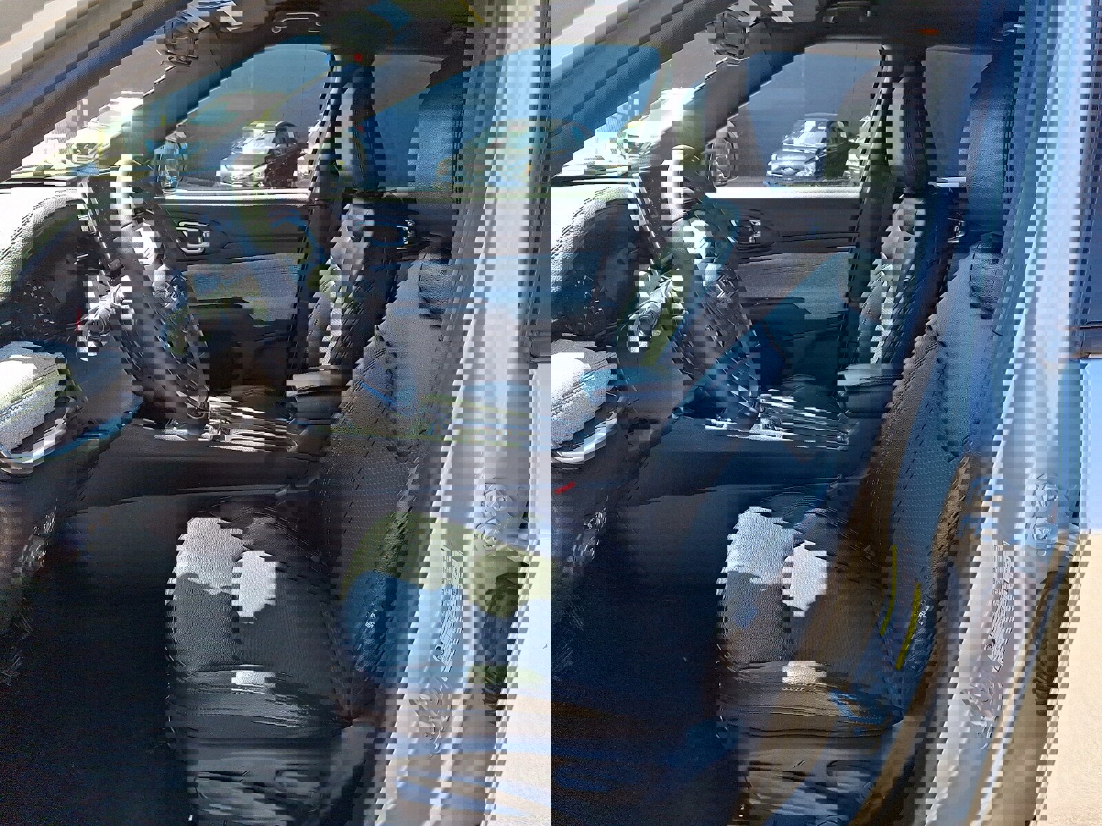 Used 2024 Jeep Compass Latitude image 13