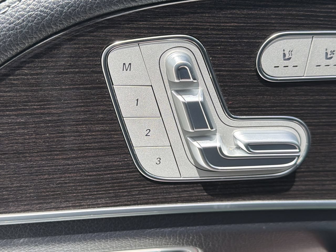 Used 2023 Mercedes-Benz GLS 450 4MATIC image 21