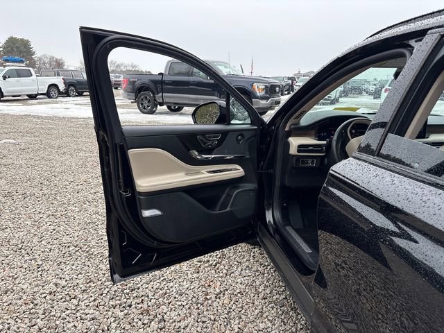 Used 2025 Lincoln Corsair Reserve w/ Equipment Group 202A image 22