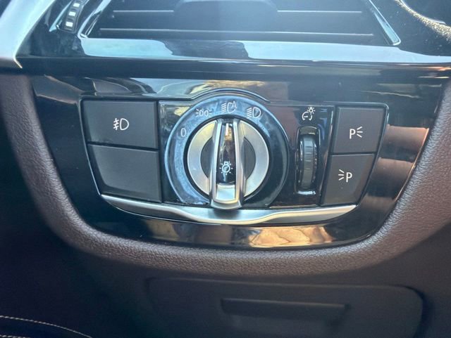 Used 2018 BMW 530e xDrive AWD/4WD image 28