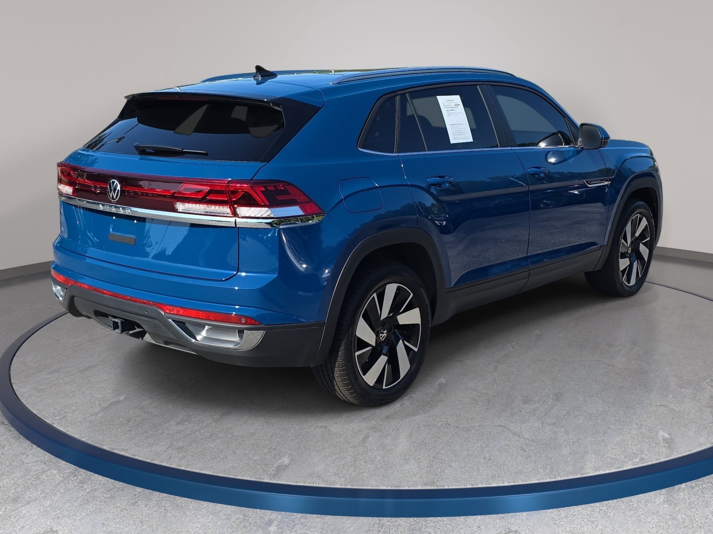 Used 2026 Volkswagen Atlas Cross Sport SE w/ Panoramic Sunroof Package FWD image 5
