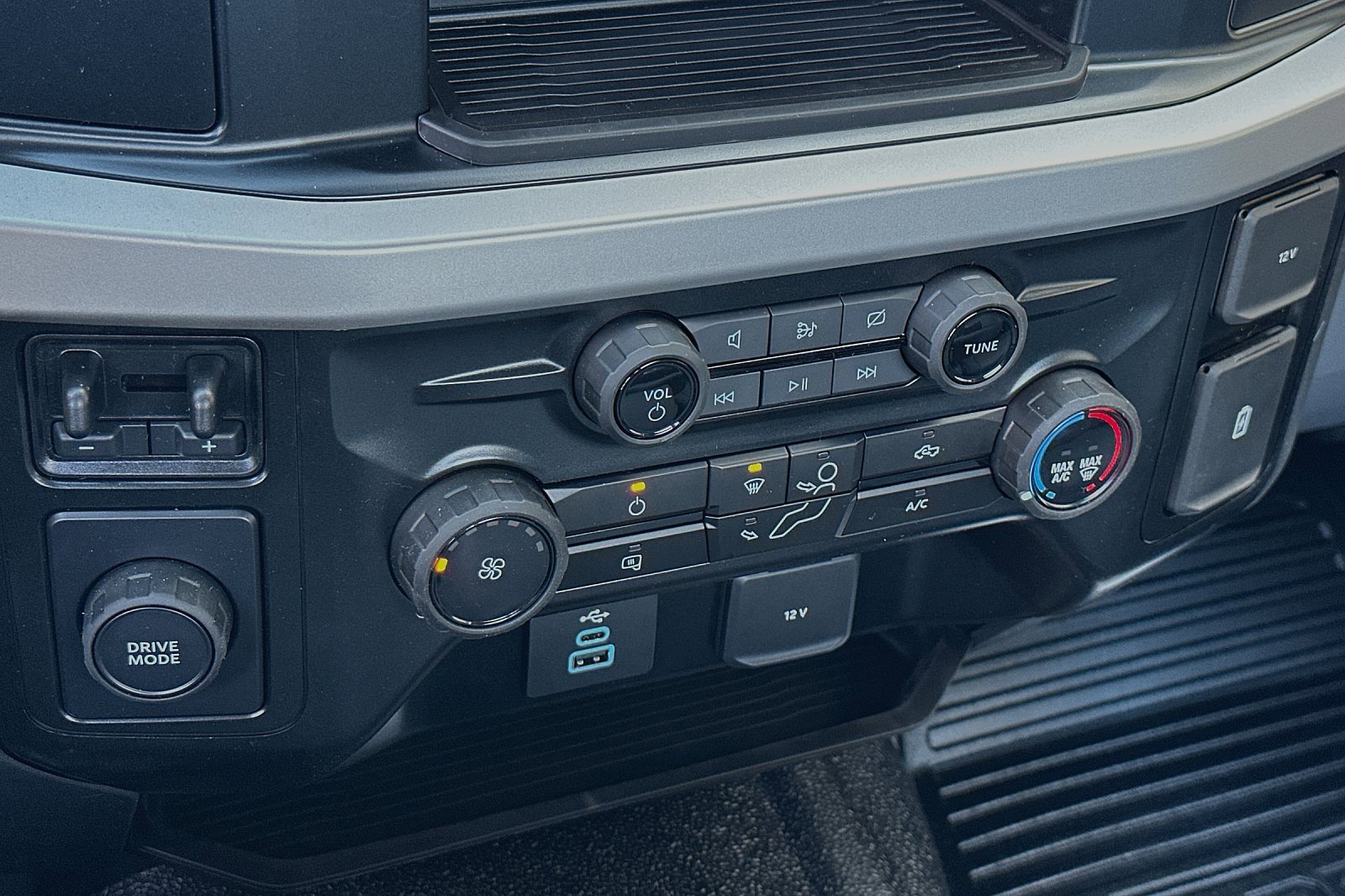 Used 2024 Ford F450 XL image 16