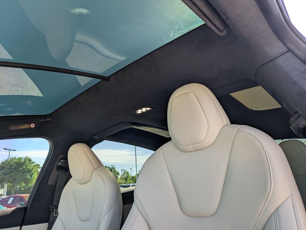 Used 2024 Tesla Model X image 30