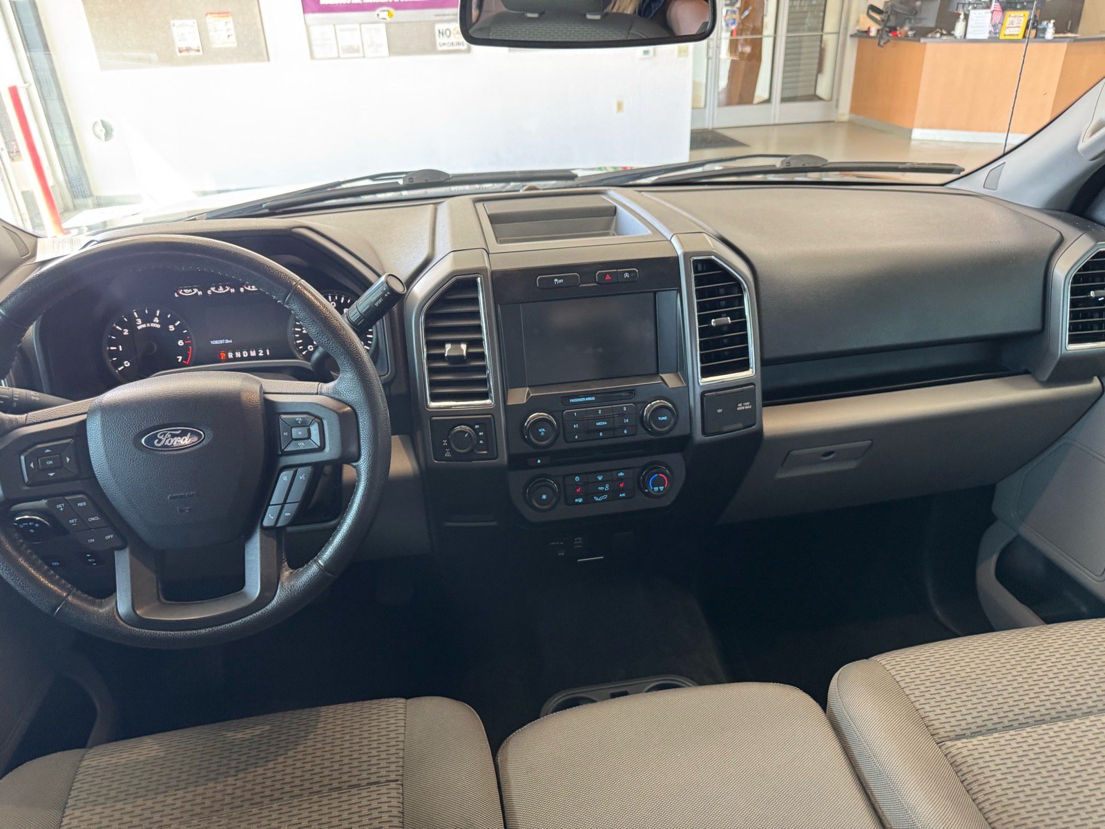 Used 2015 Ford F150 XLT w/ Equipment Group 302A Luxury AWD/4WD image 14