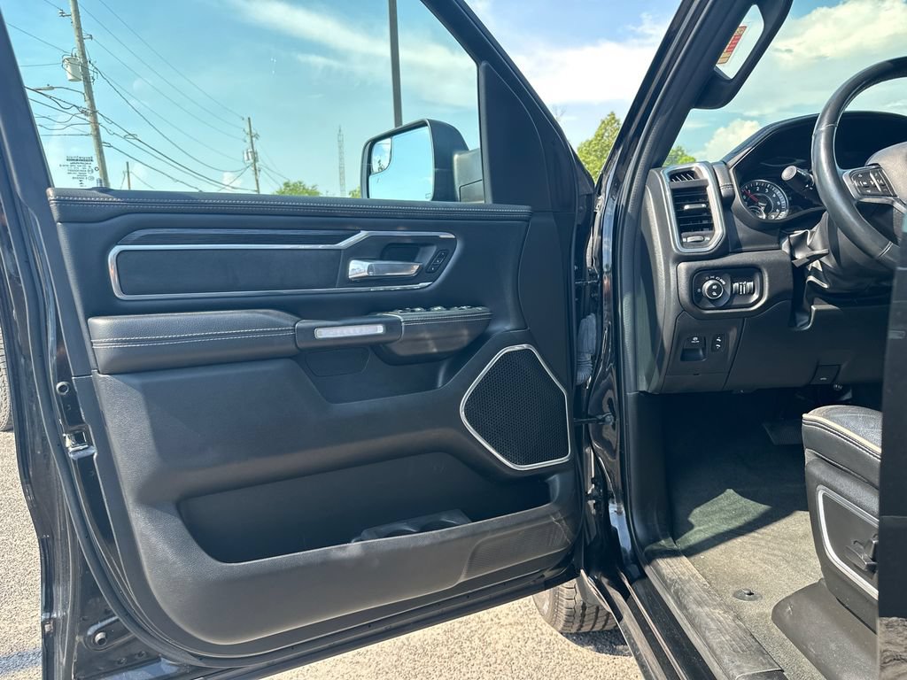Used 2023 RAM 1500 Laramie AWD/4WD image 10