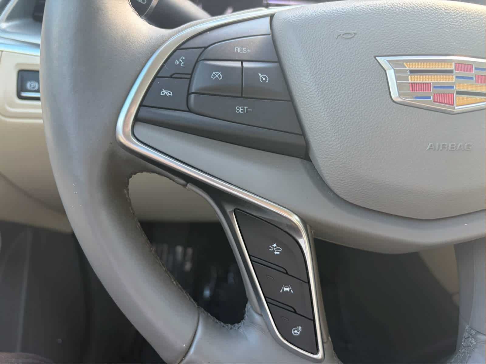 Used 2018 Cadillac XT5 Premium Luxury AWD/4WD image 13