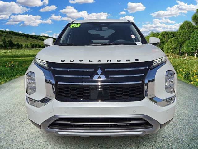 Used 2025 Mitsubishi Outlander SE image 8