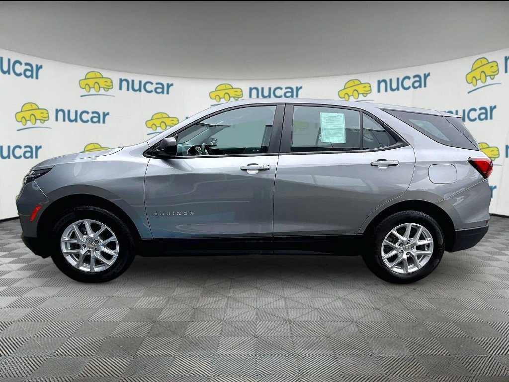 Used 2023 Chevrolet Equinox LS AWD/4WD image 3