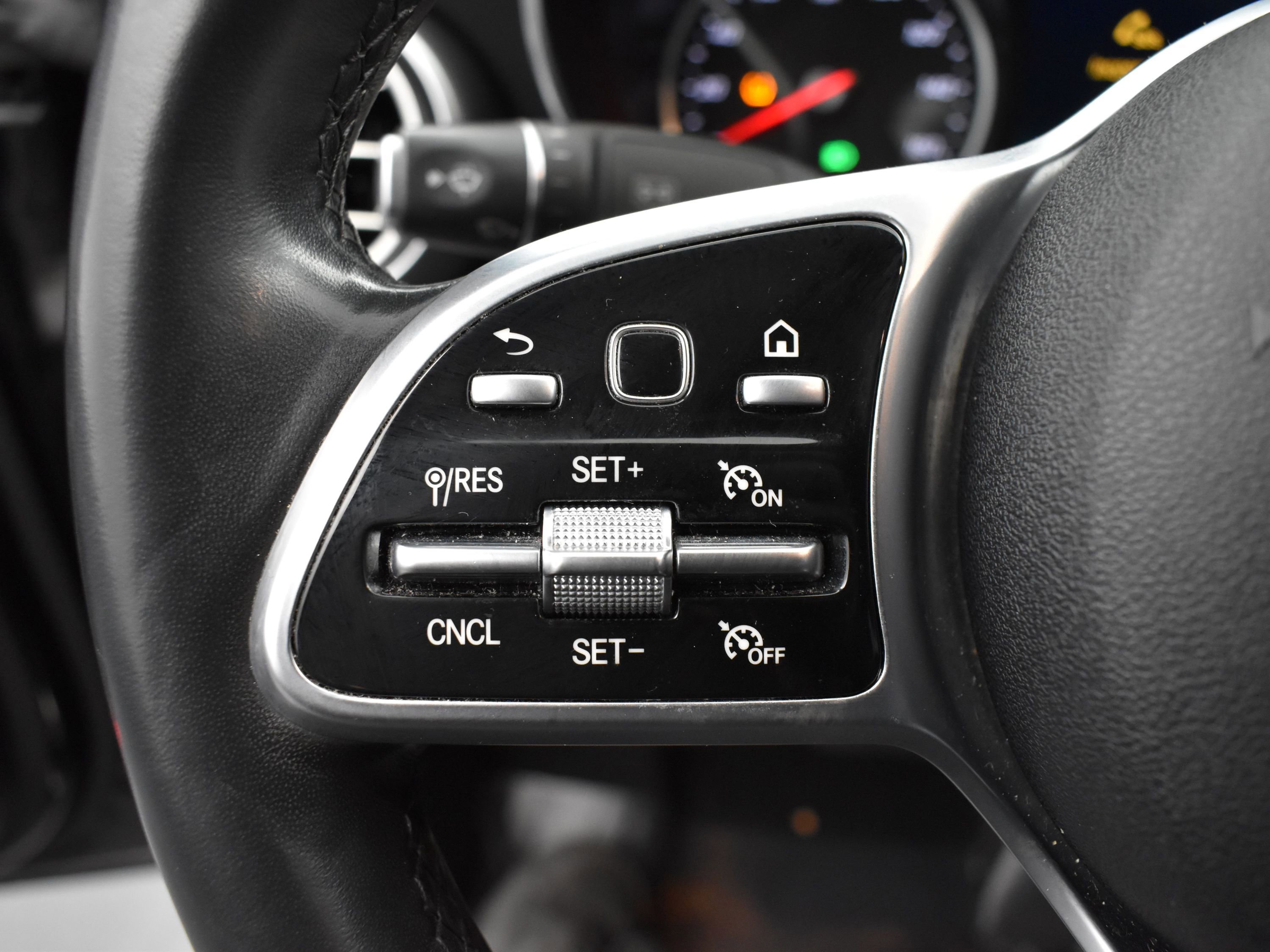 Used 2019 Mercedes-Benz C 300 4MATIC Sedan image 6