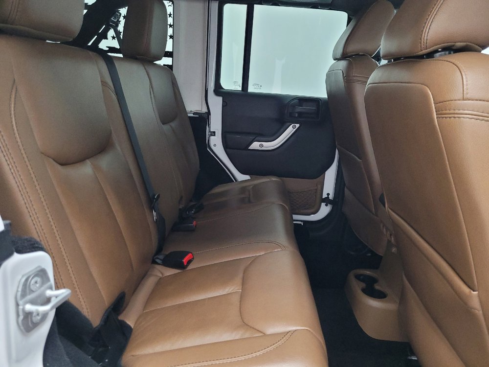 Used 2014 Jeep Wrangler Unlimited Sahara w/ Connectivity Group AWD/4WD image 19