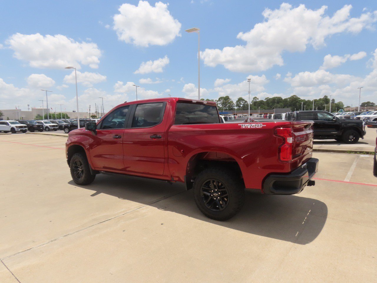 Used 2020 Chevrolet Silverado 1500 LT Trail Boss w/ Convenience Package AWD/4WD image 16