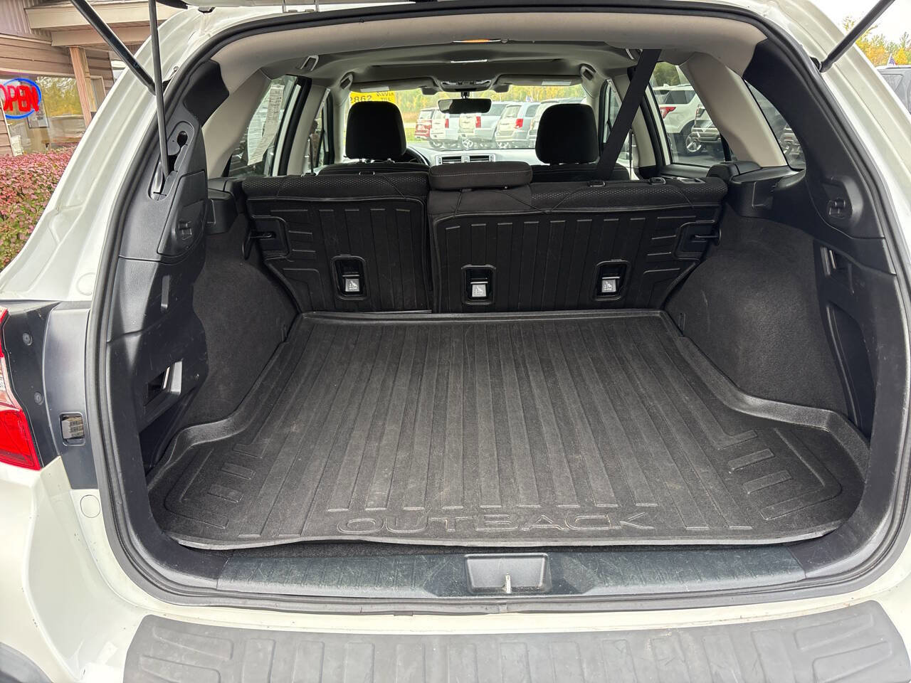 Used 2018 Subaru Outback 2.5i Premium image 10