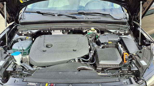 New 2026 Volvo XC40 B5 Plus w/ Protection Package Premier image 29