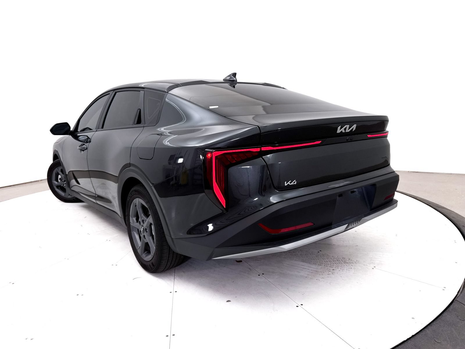 Used 2025 Kia K4 FWD image 2