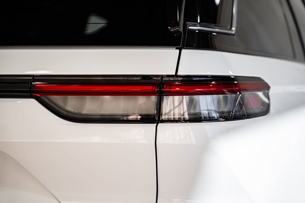 New 2025 Jeep Grand Cherokee Summit image 6