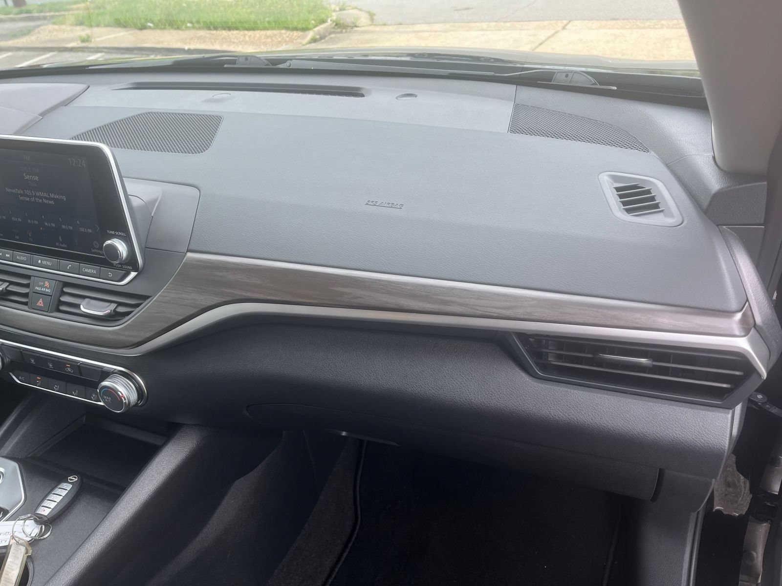 Used 2025 Nissan Altima 2.5 SV FWD image 35