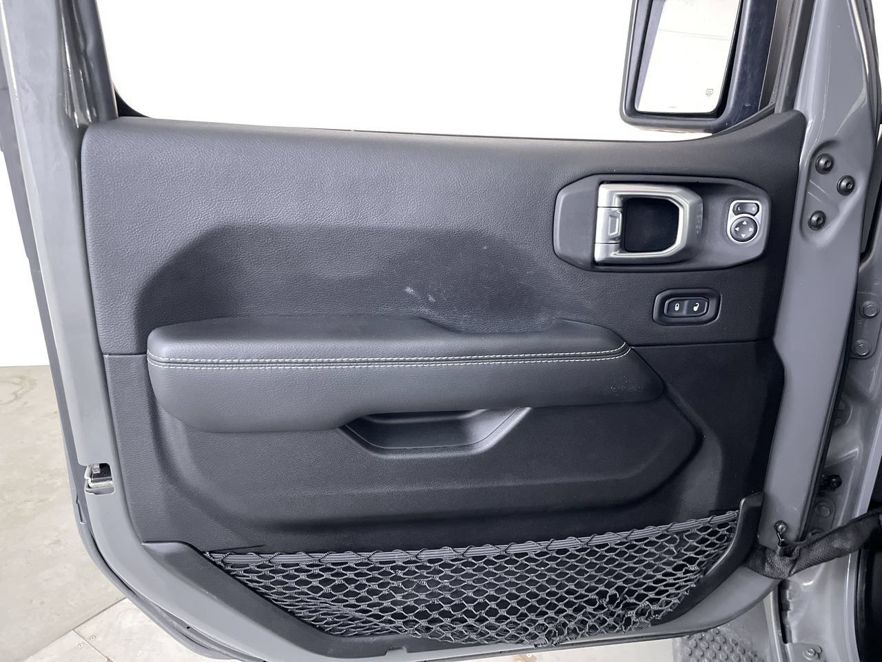 Used 2020 Jeep Wrangler Unlimited Sahara AWD/4WD image 11