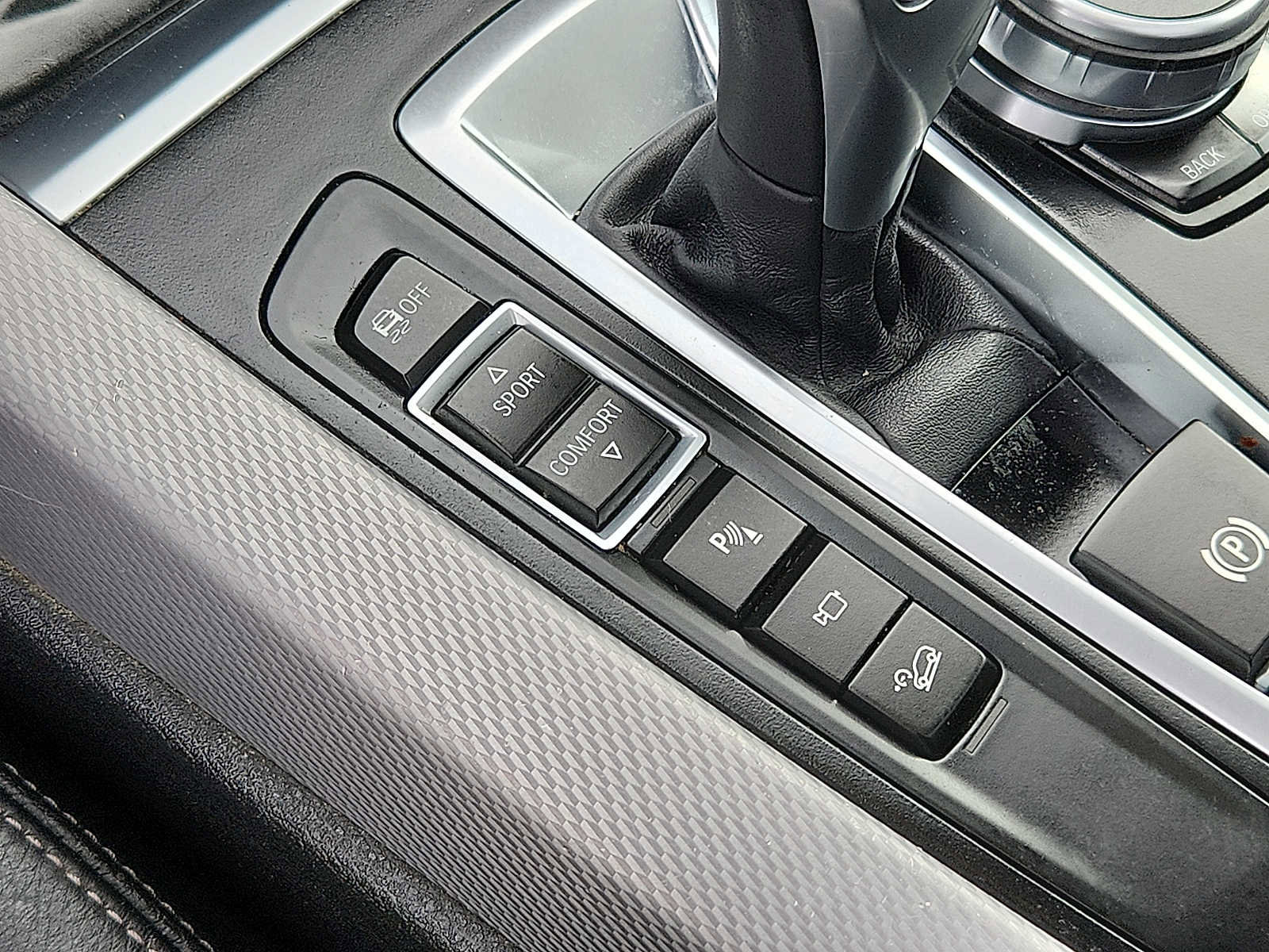 Used 2018 BMW X5 xDrive50i w/ M Sport Package image 26