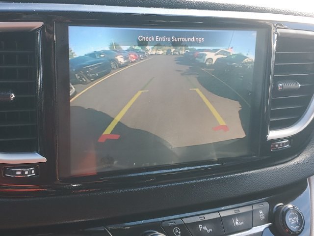 Used 2023 Chrysler Pacifica Touring-L FWD image 26