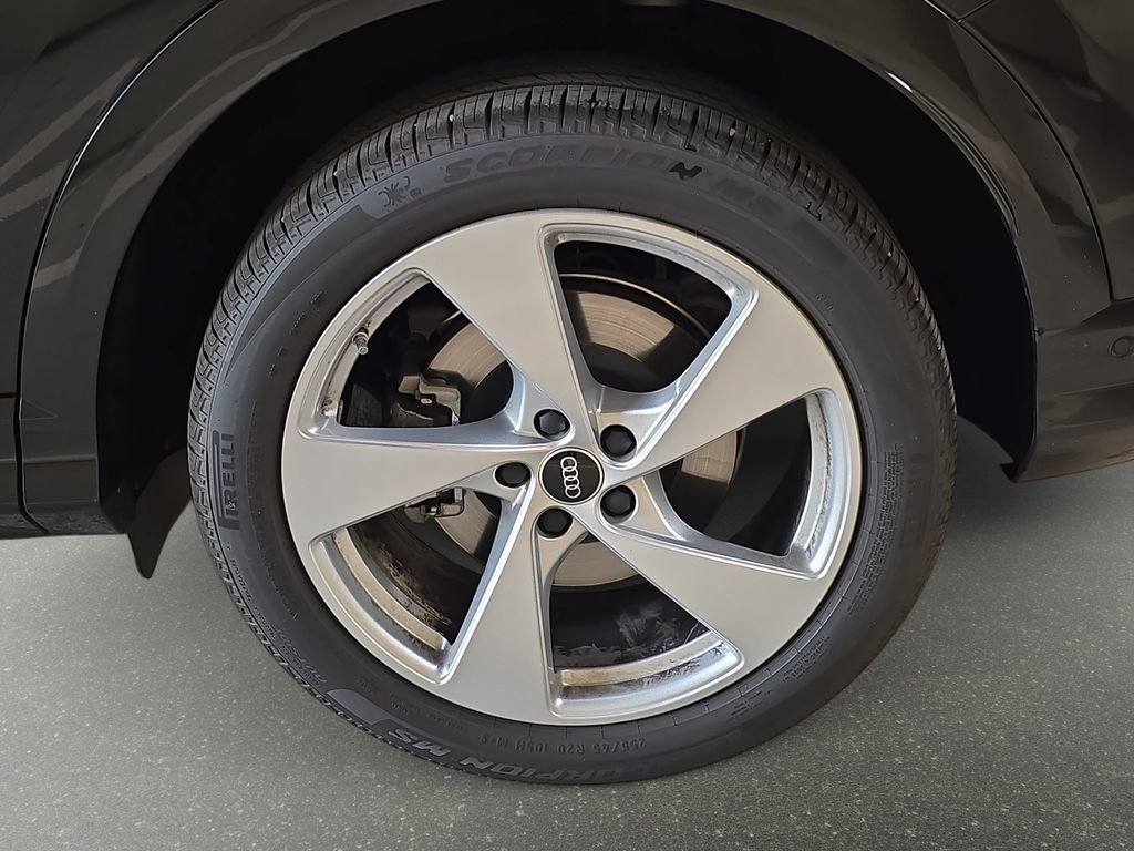 Used 2025 Audi Q5 Prestige AWD/4WD image 32