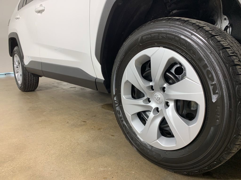 Used 2024 Toyota RAV4 LE AWD/4WD image 6