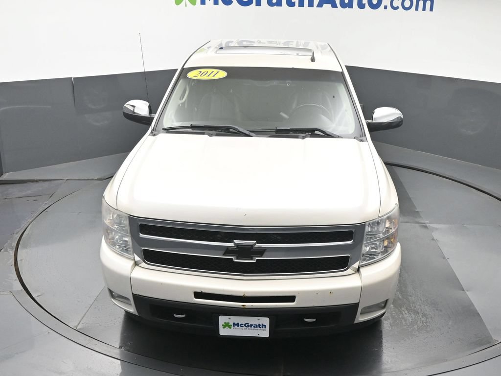 Used 2011 Chevrolet Silverado 1500 LTZ w/ LTZ White Diamond Edition AWD/4WD image 27