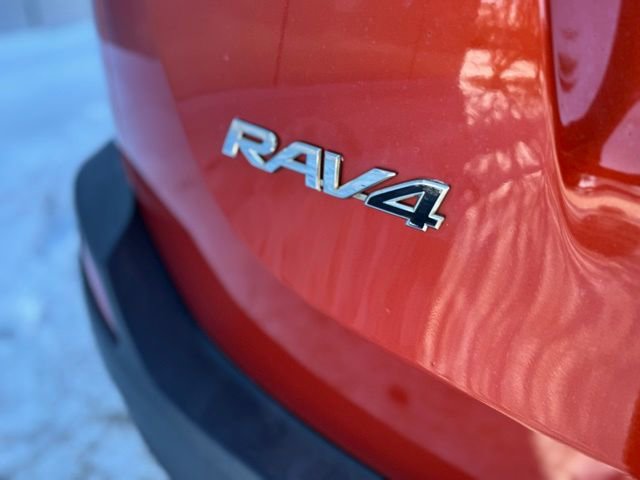 Used 2015 Toyota RAV4 LE image 37