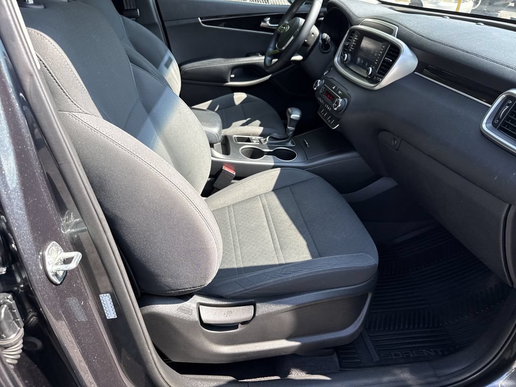 Used 2020 Kia Sorento S FWD image 13
