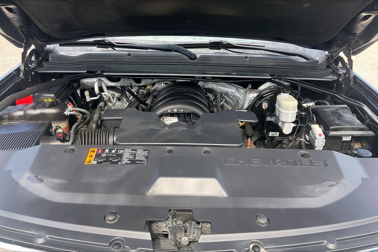 Used 2018 Chevrolet Suburban LT RWD image 30