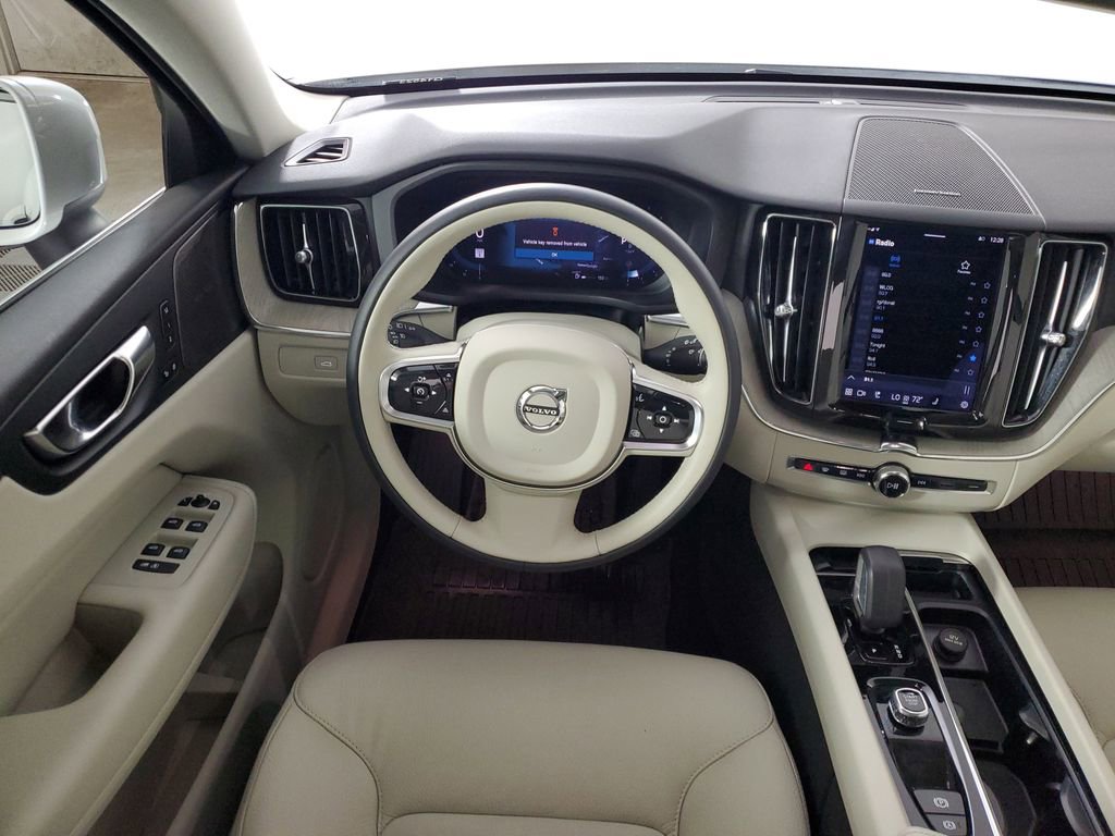 Certified 2023 Volvo XC60 B5 Plus w/ Climate Package AWD/4WD image 18